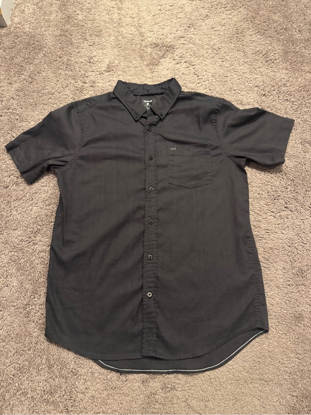 Hurley Men's Dark Gray Short-Sleeve Button-Down Shirt with Chest Pocket